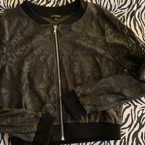 Jacket Lace